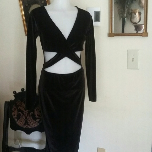 Statement Sexy Gothic Slashed Dress NWT - Picture 4 of 7